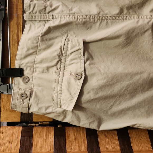 Calvin Klein tan shorts - Picture 4 of 7